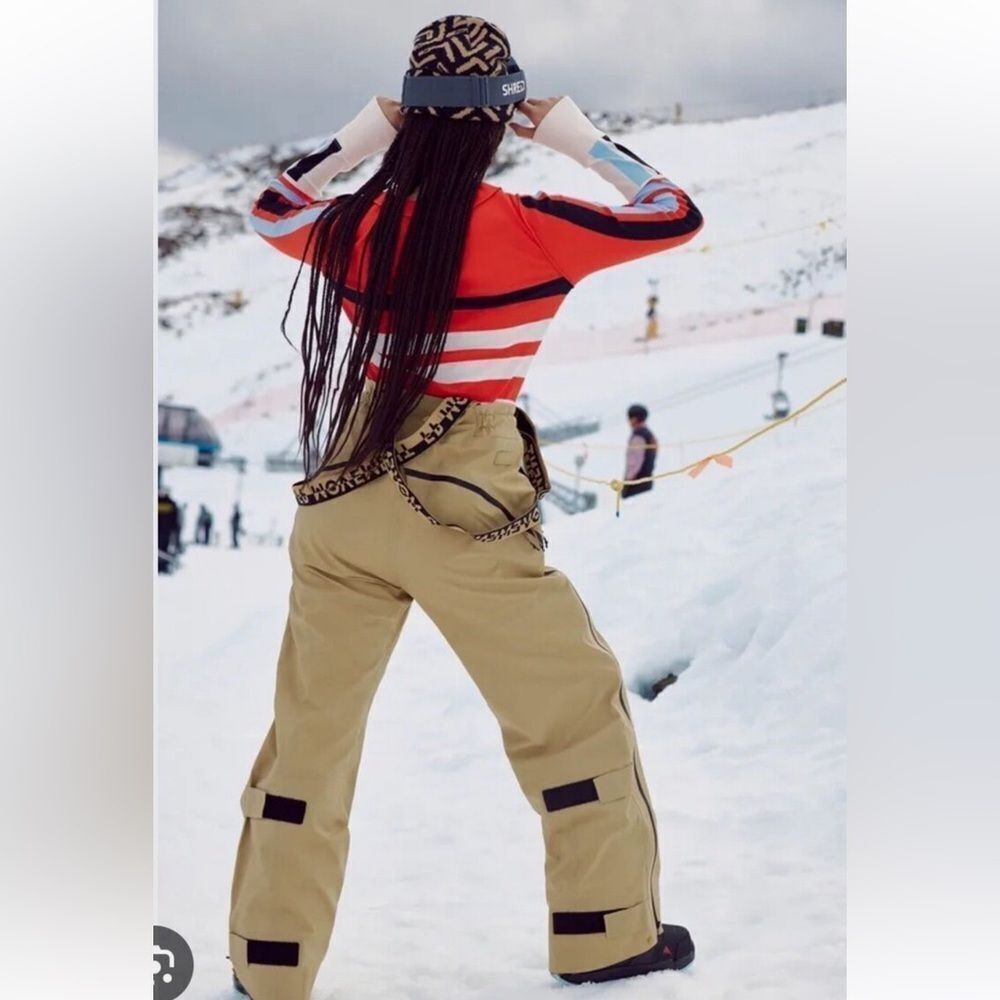 Zephyr Ski Shell Pants FP Movement
By Free People size Small color Ivory/Black